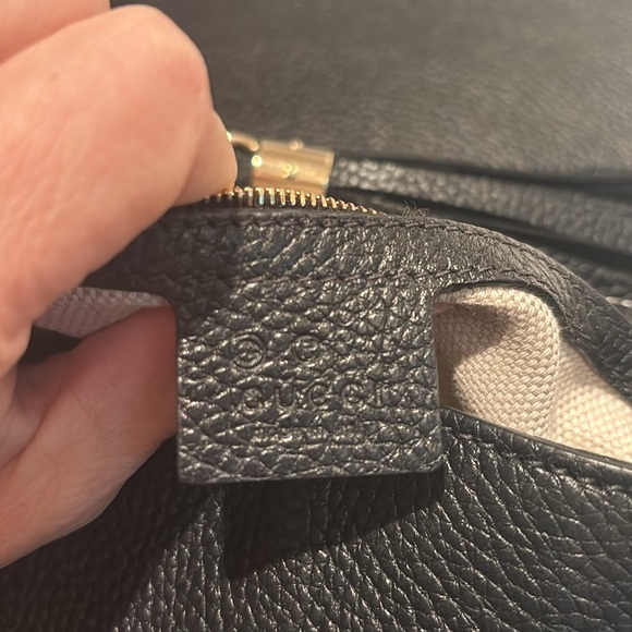 Brand new. Leather Black Gucci bag. It is a shoulder/crossbody with chain strap - Picture 5 of 11